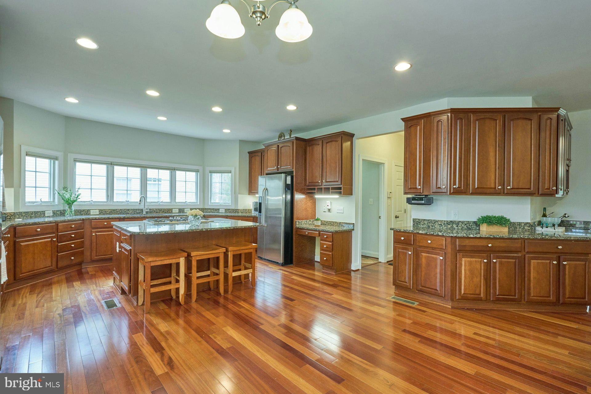 2220 Grayson Pl