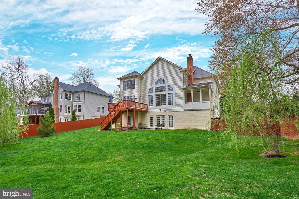 2220 Grayson Pl