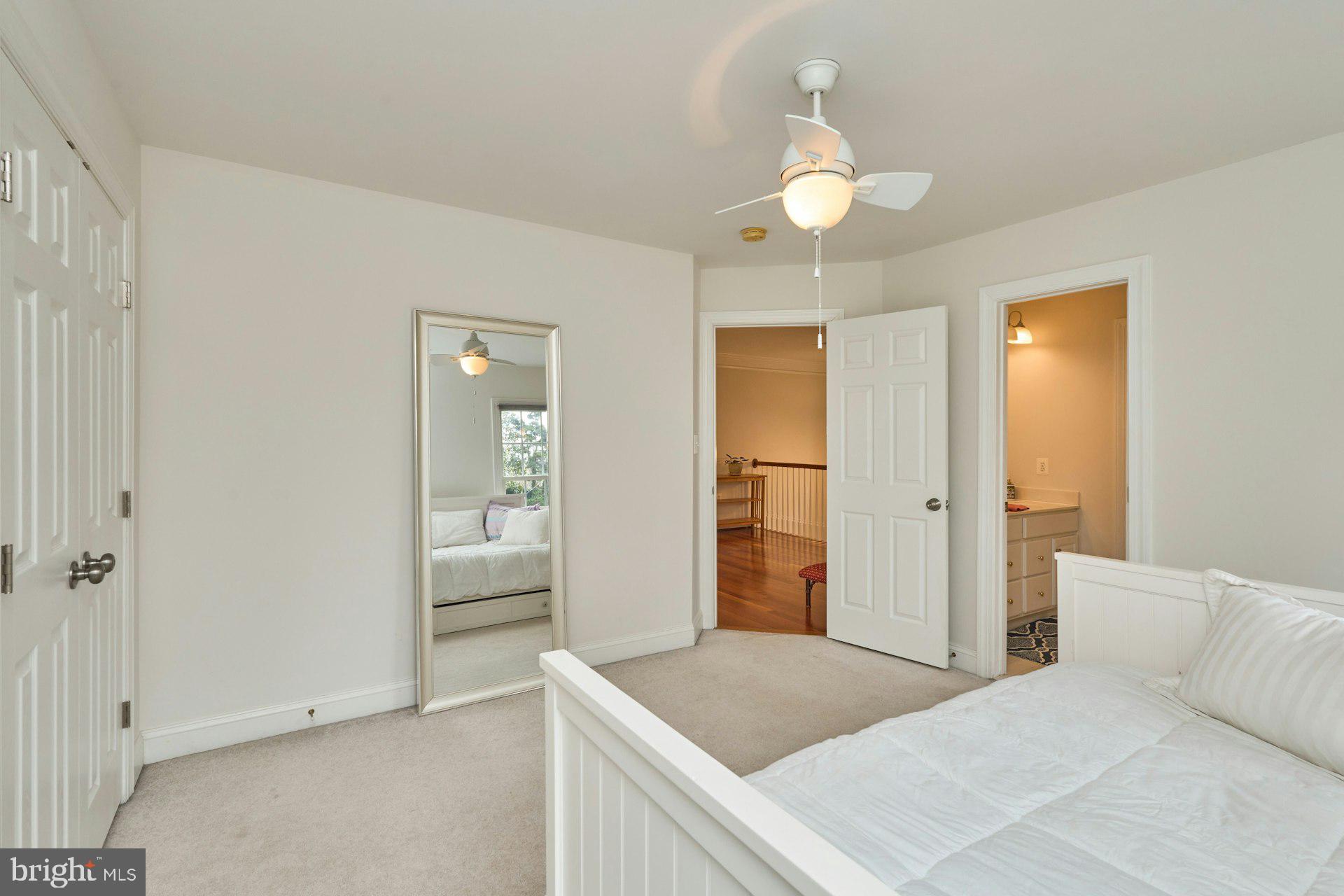 2220 Grayson Pl