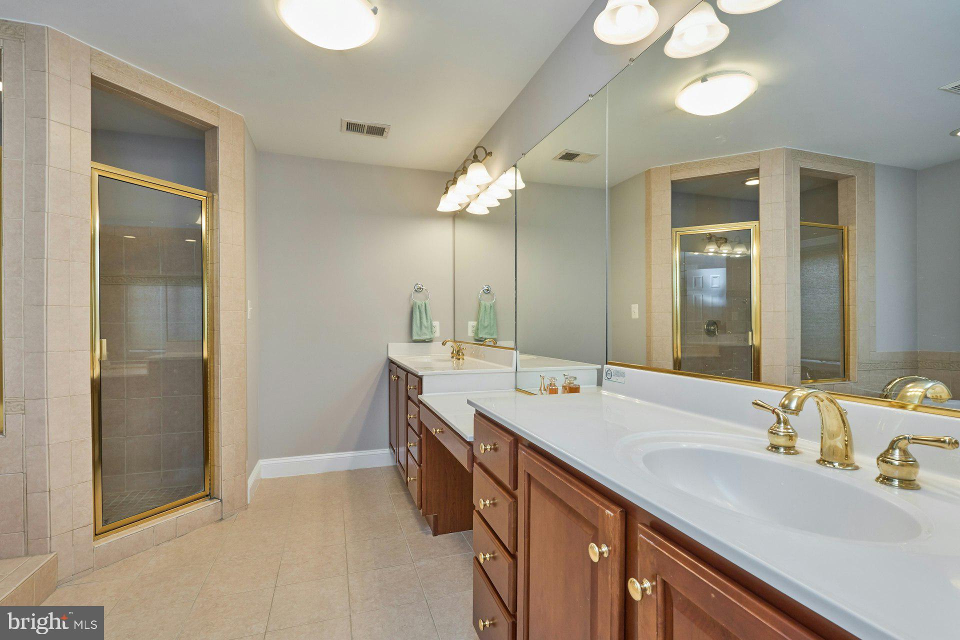 2220 Grayson Pl
