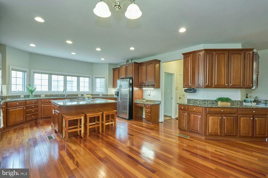 2220 Grayson Pl