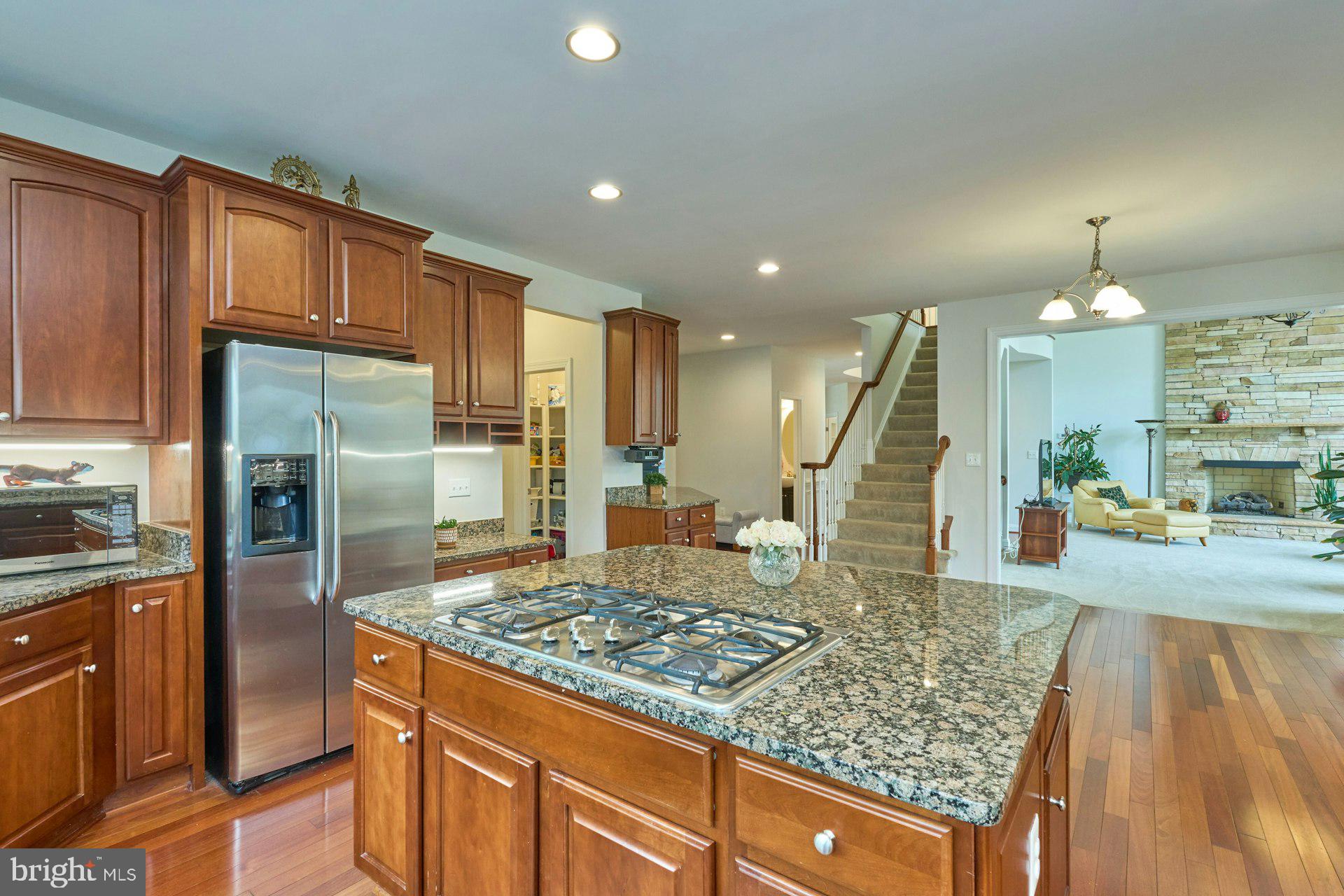 2220 Grayson Pl