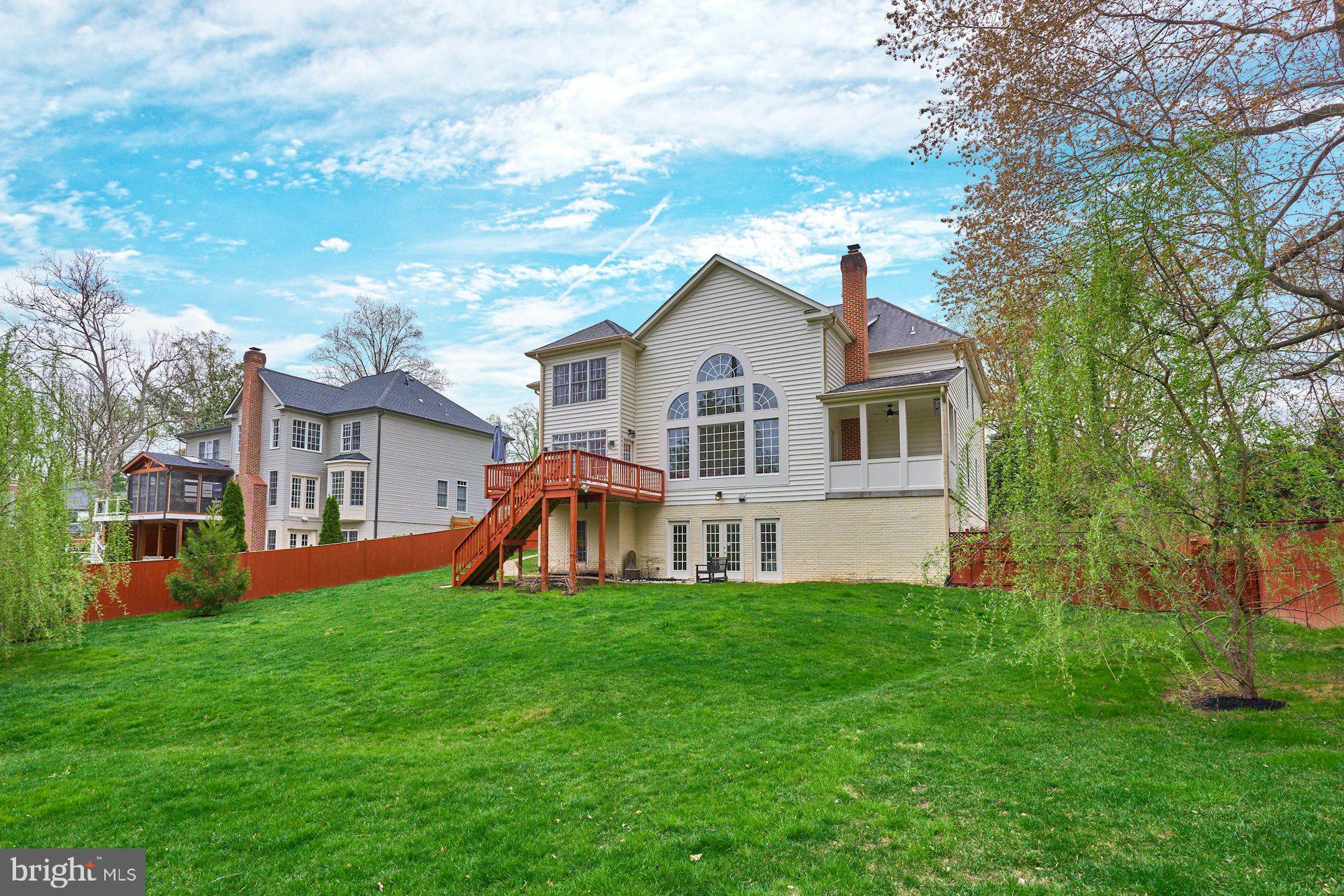 2220 Grayson Pl