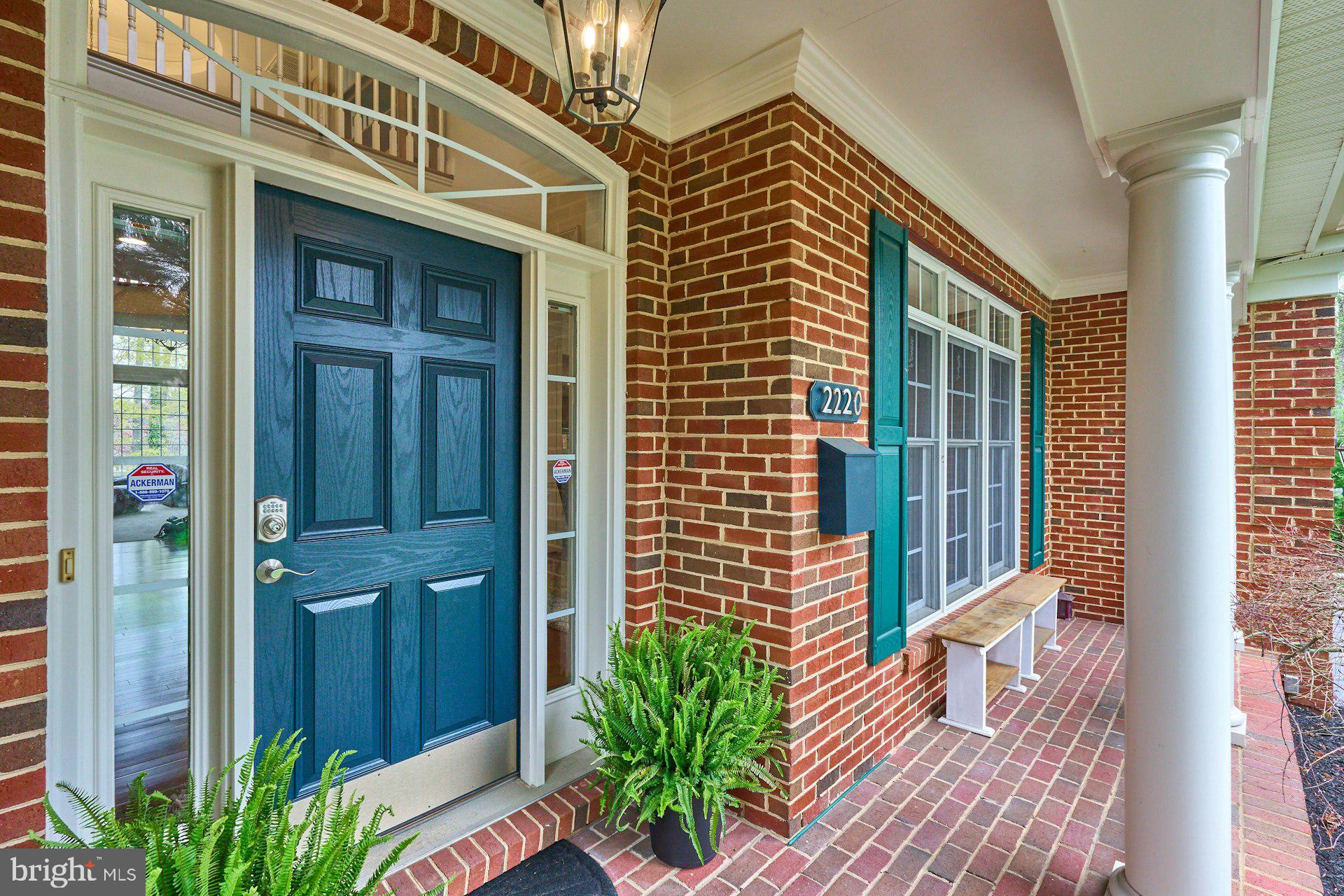2220 Grayson Pl