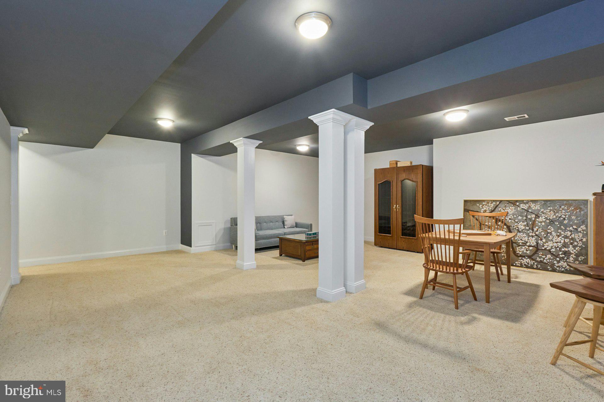 2220 Grayson Pl