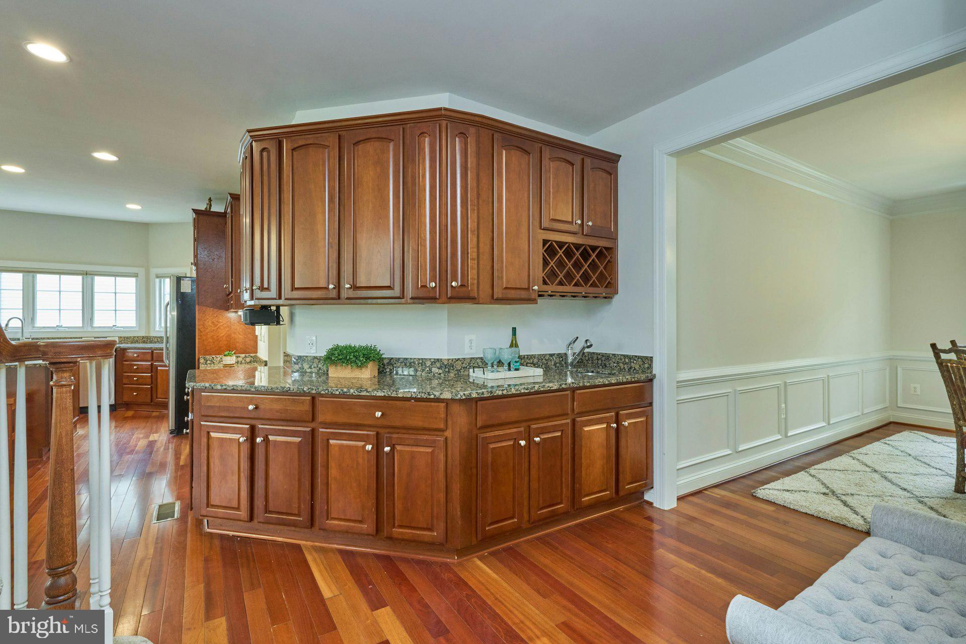 2220 Grayson Pl