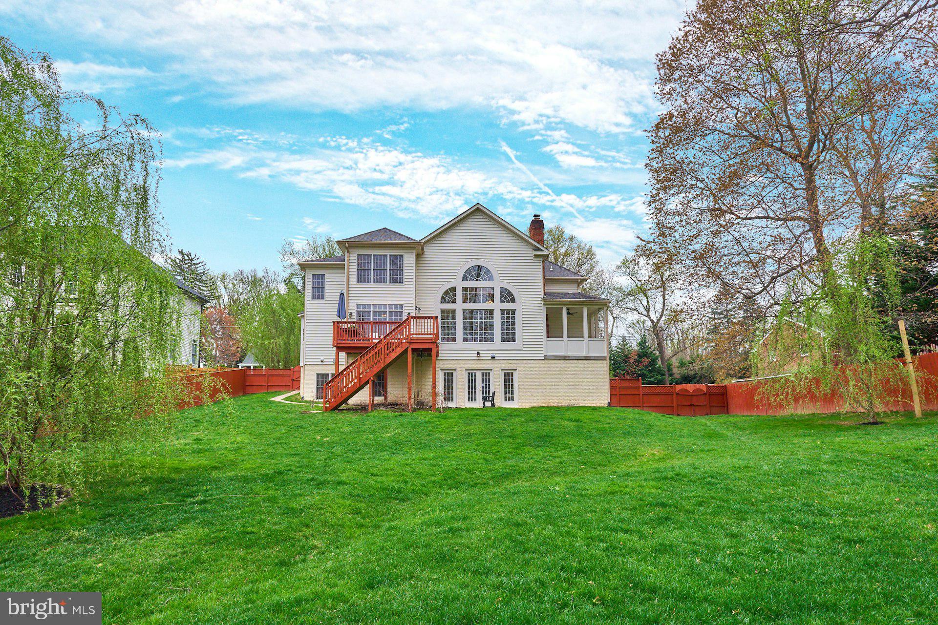 2220 Grayson Pl