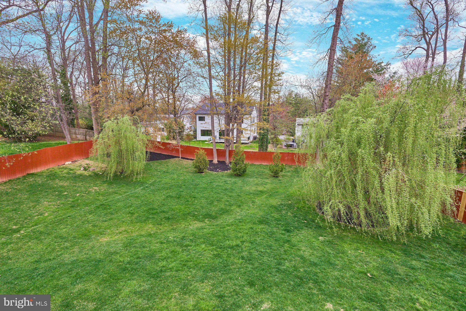 2220 Grayson Pl