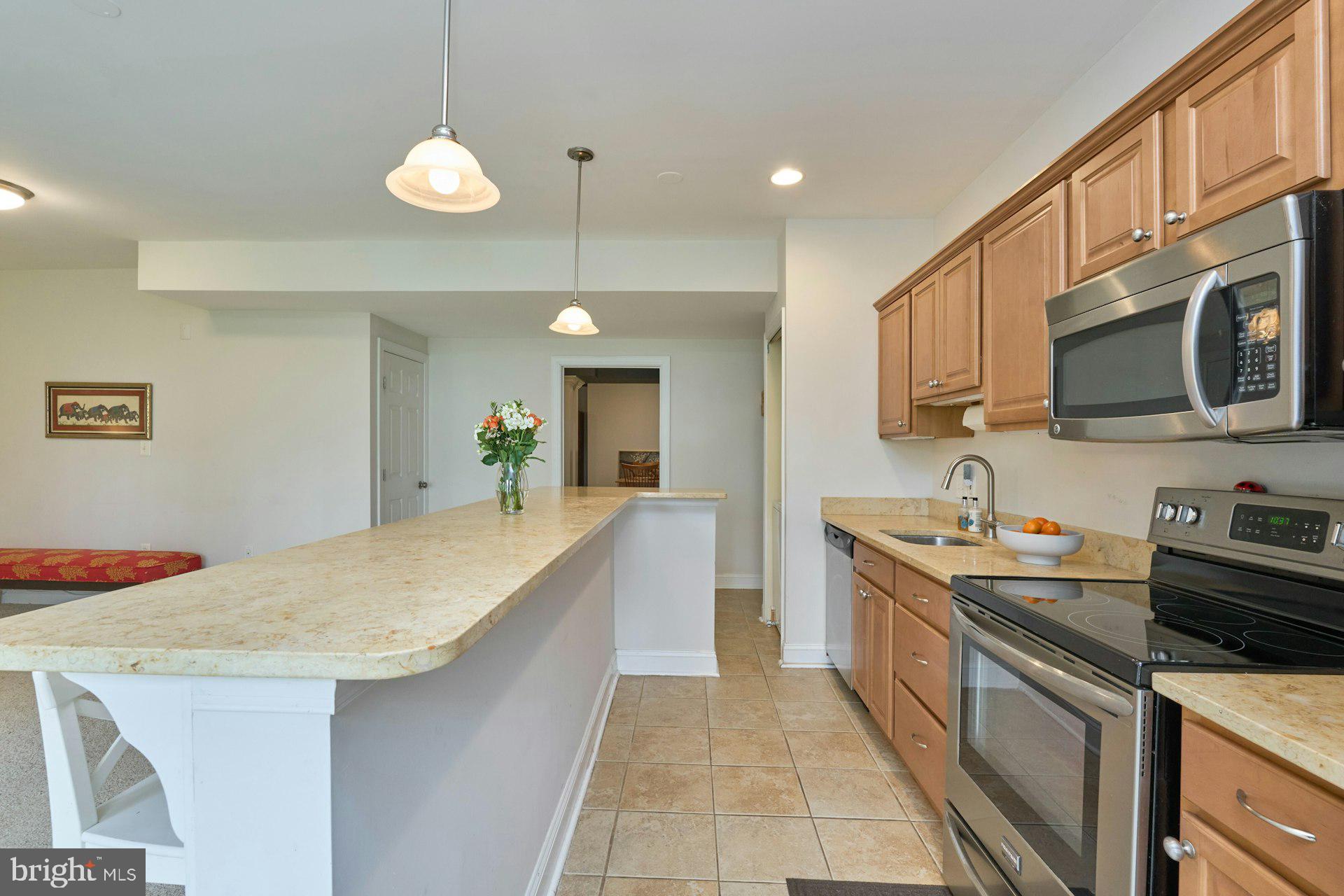 2220 Grayson Pl