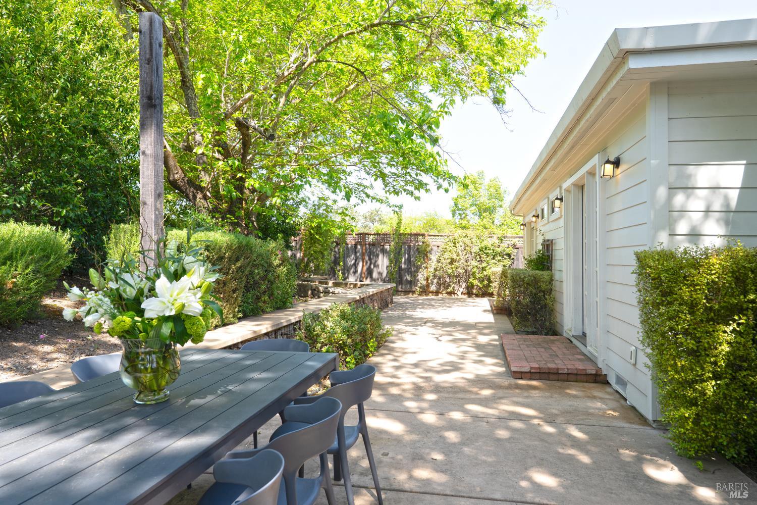 7435 Saint Helena Hwy