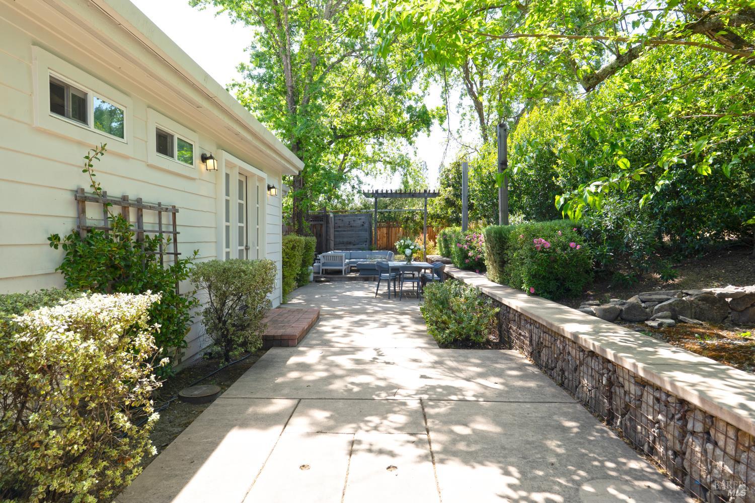 7435 Saint Helena Hwy