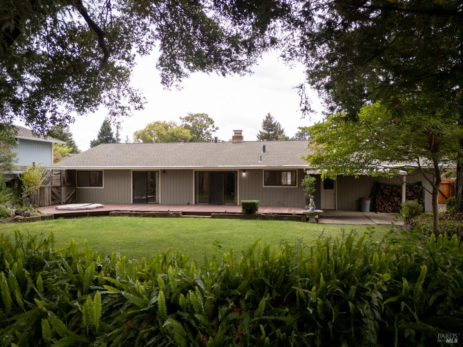 4044 Wisteria Way