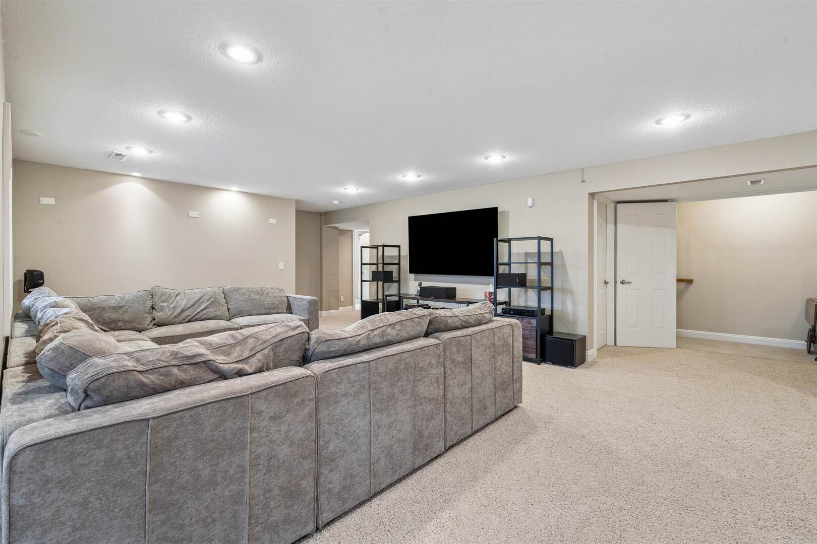 2631 E 57th Court