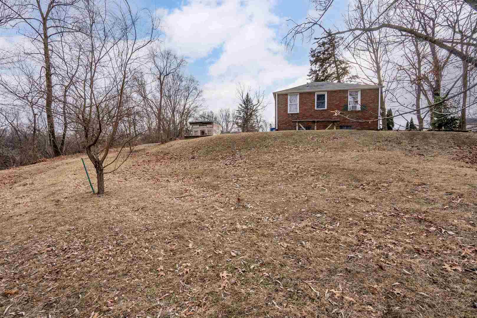 1 Blue Grass Court