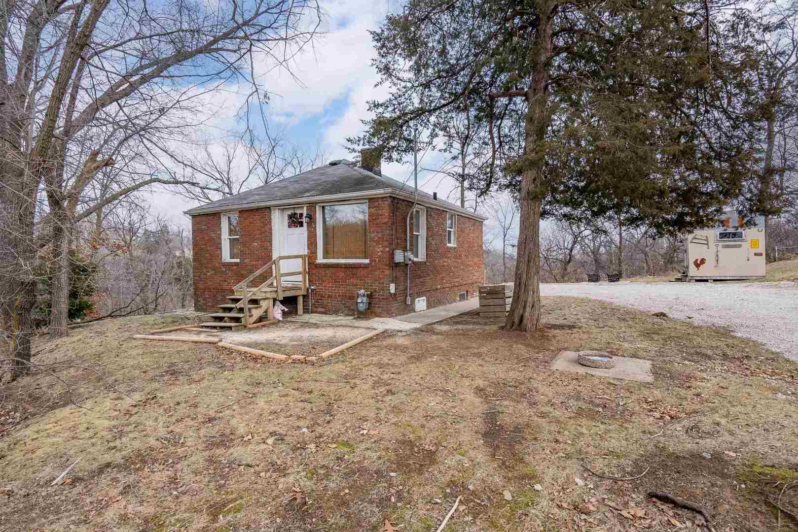 1 Blue Grass Court