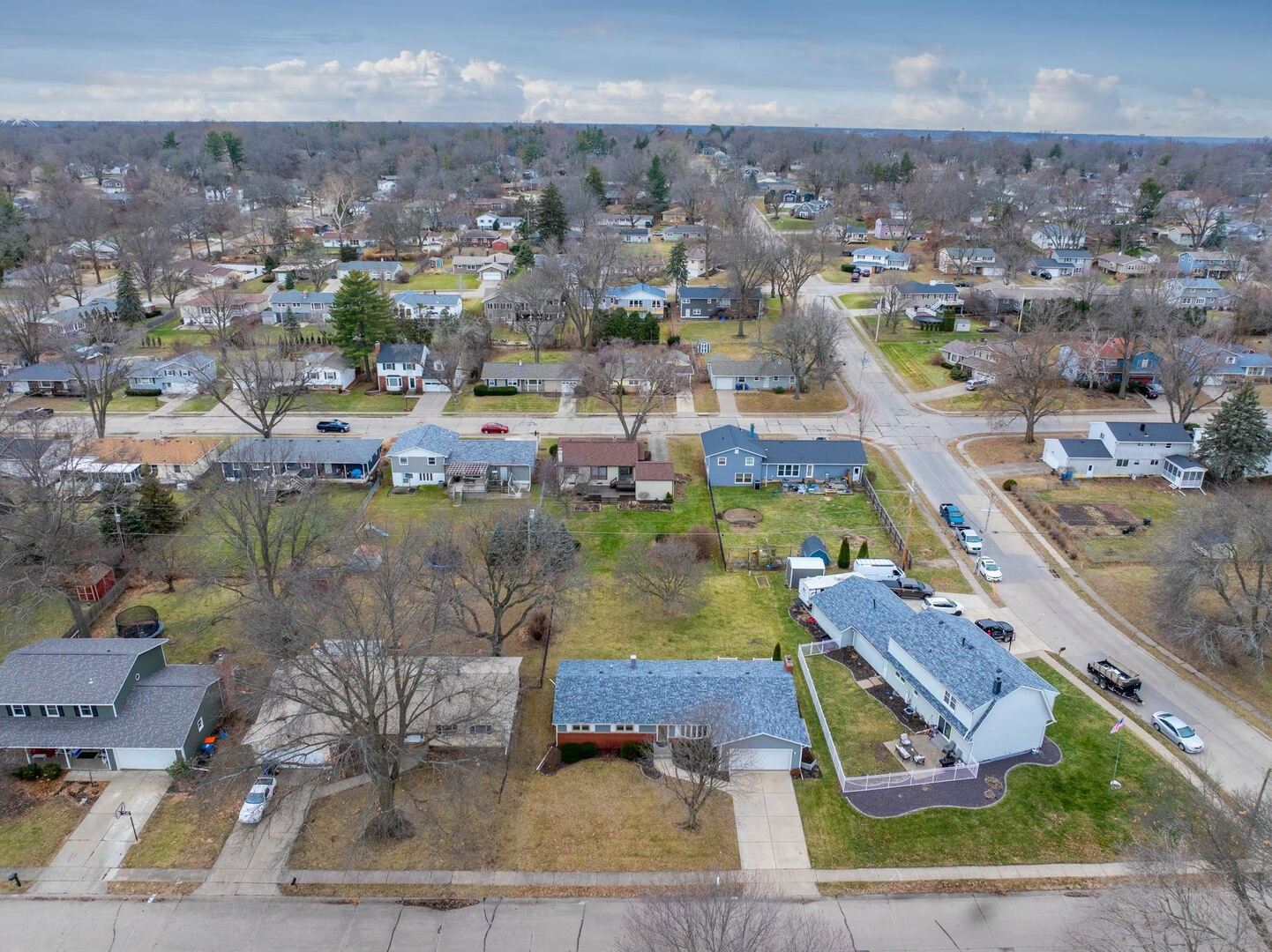 2615 E 28th Court