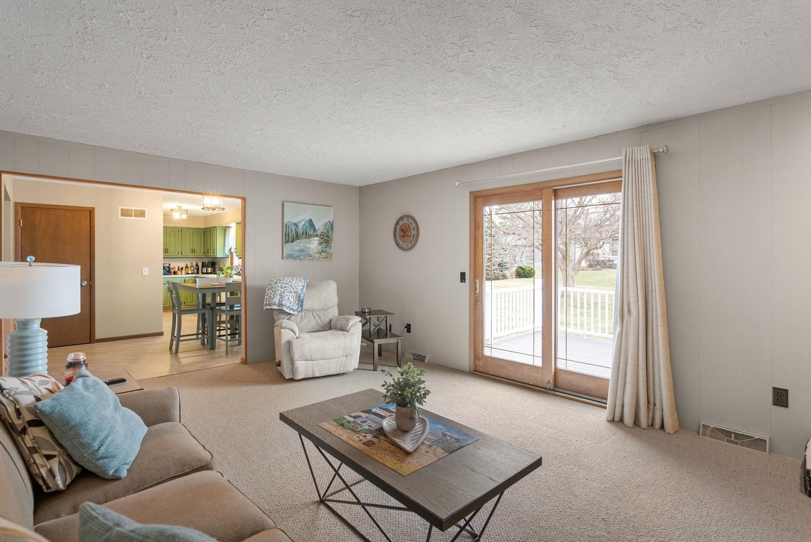 2615 E 28th Court