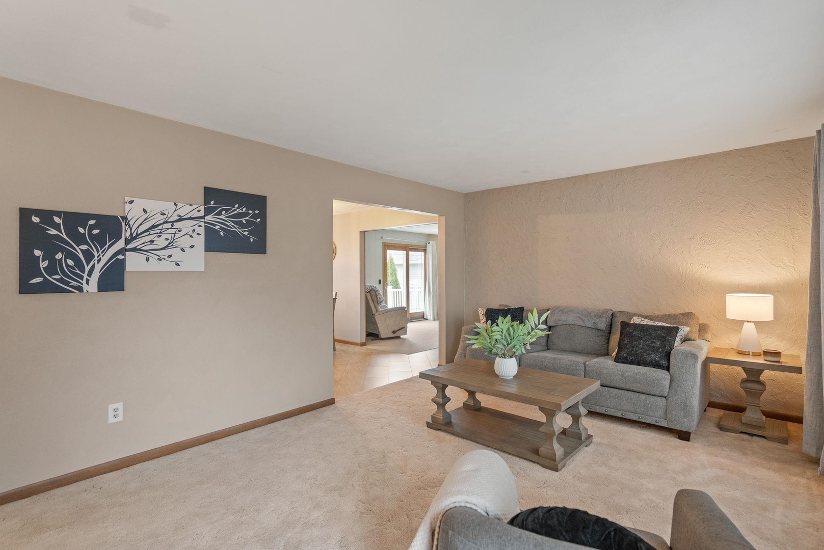 2615 E 28th Court