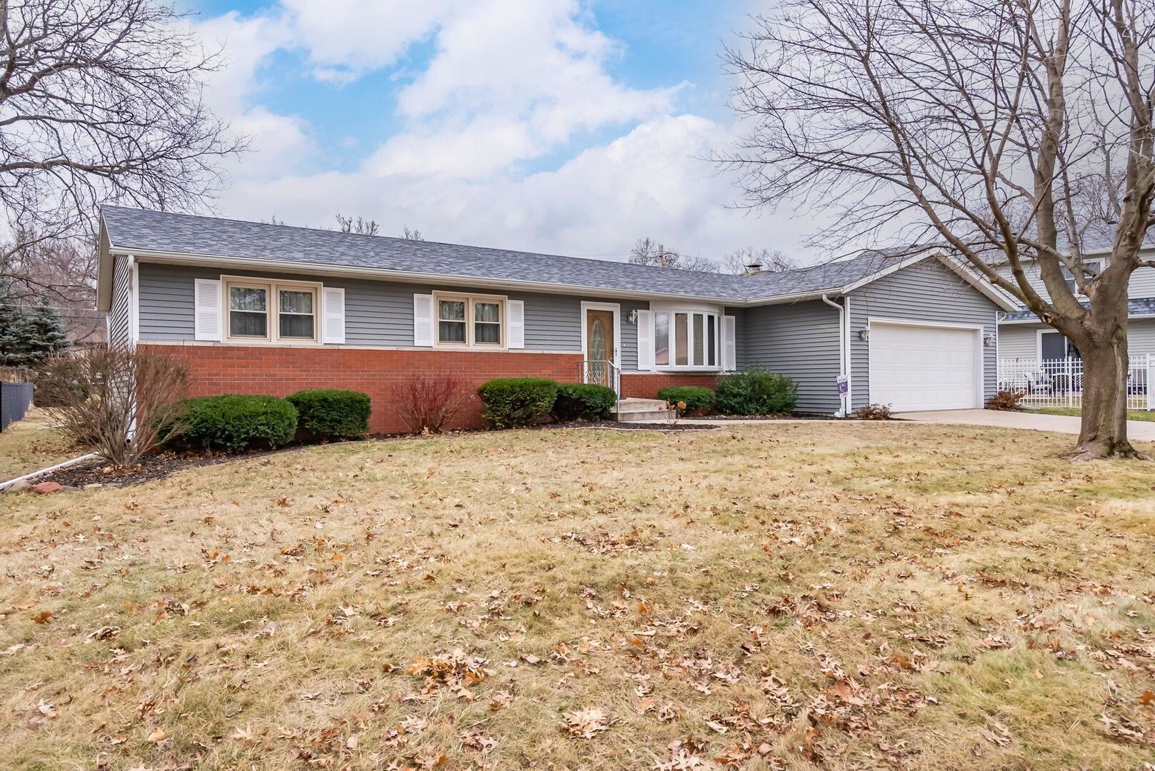 2615 E 28th Court