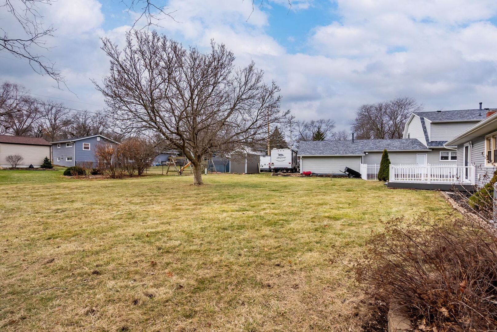 2615 E 28th Court