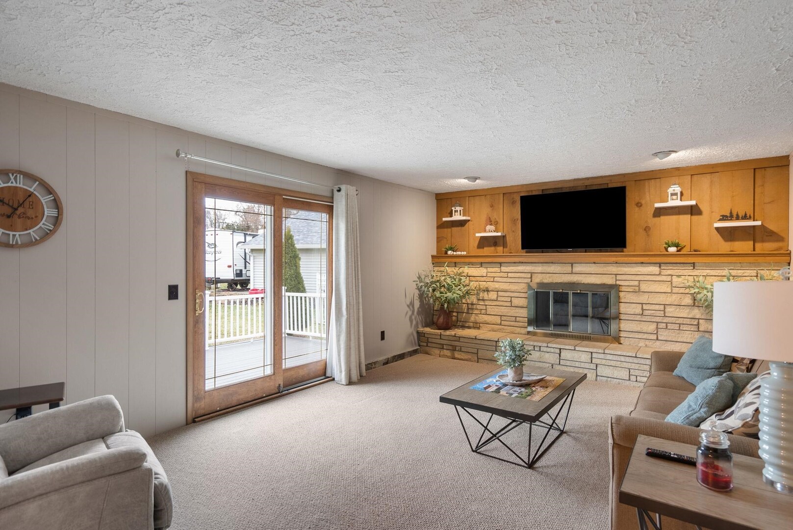 2615 E 28th Court