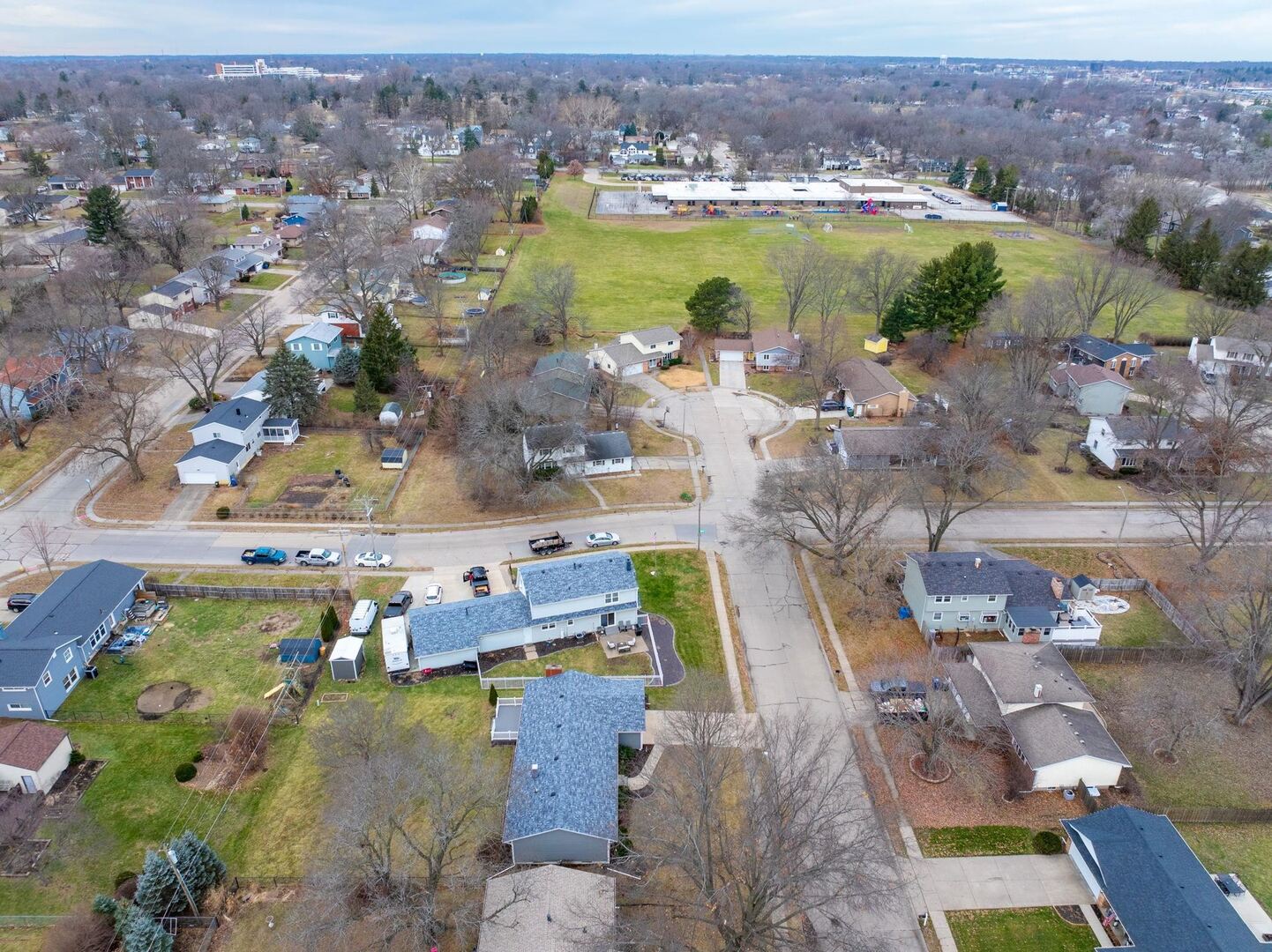 2615 E 28th Court