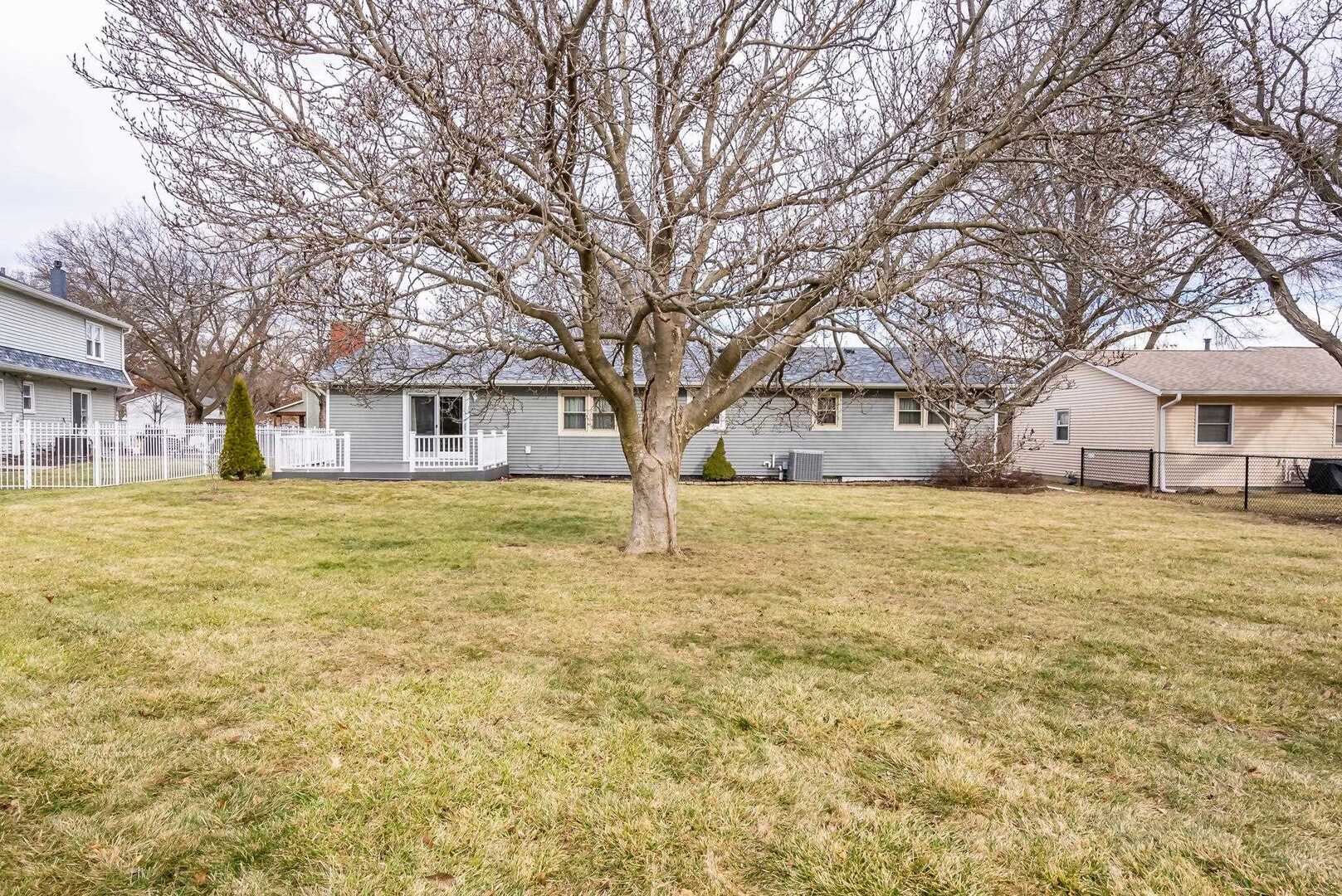 2615 E 28th Court