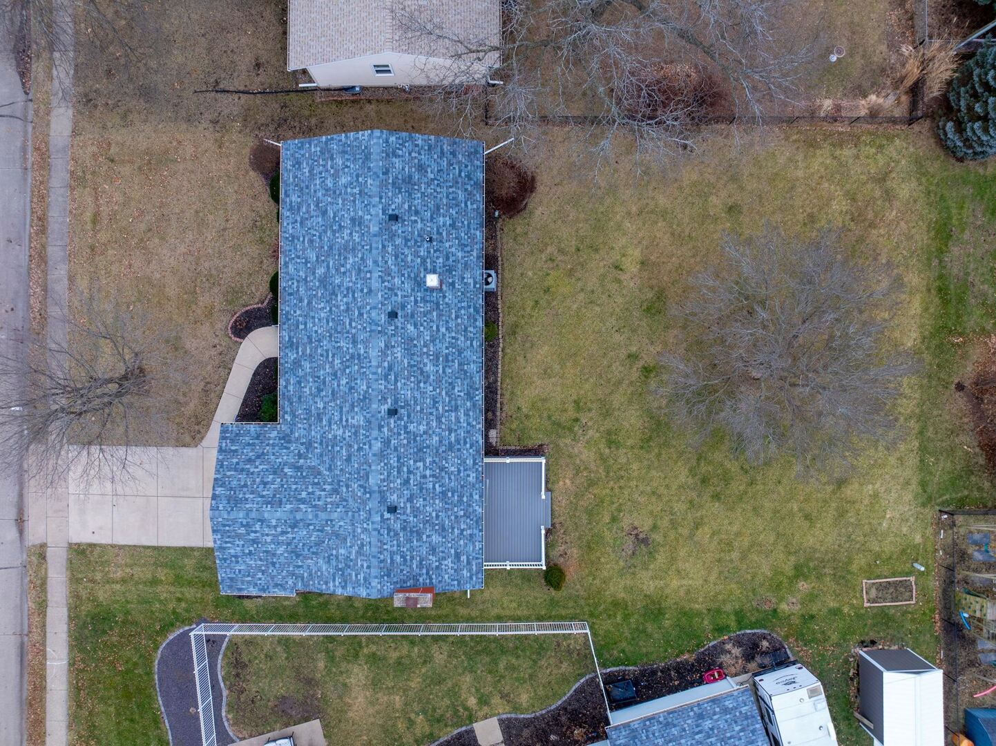 2615 E 28th Court