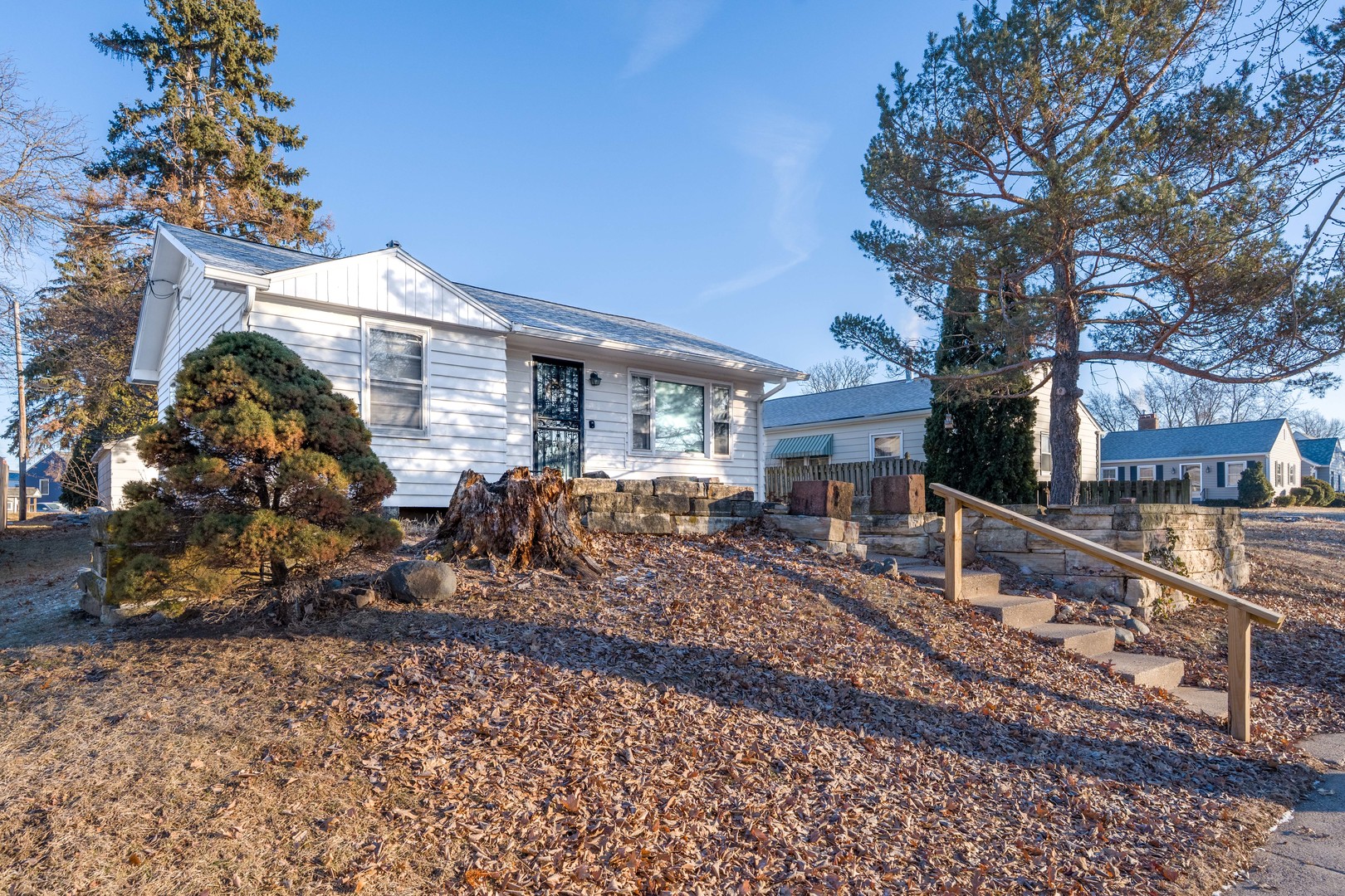 1910 W Pleasant Street