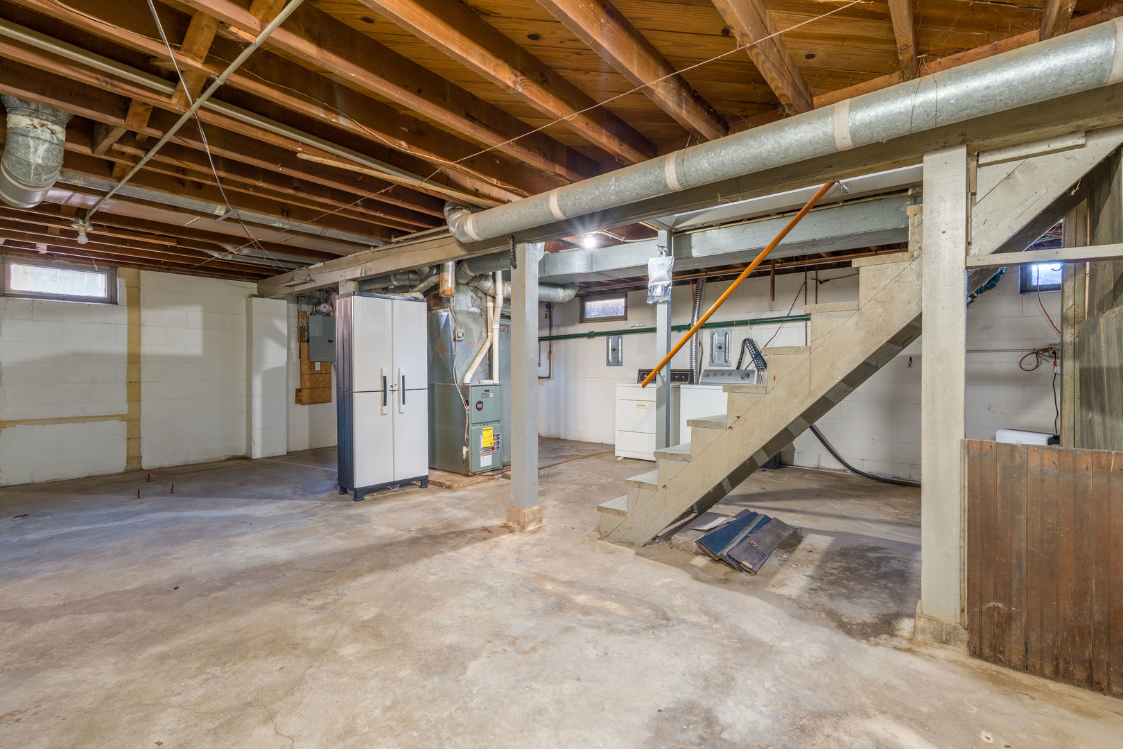 1910 W Pleasant Street