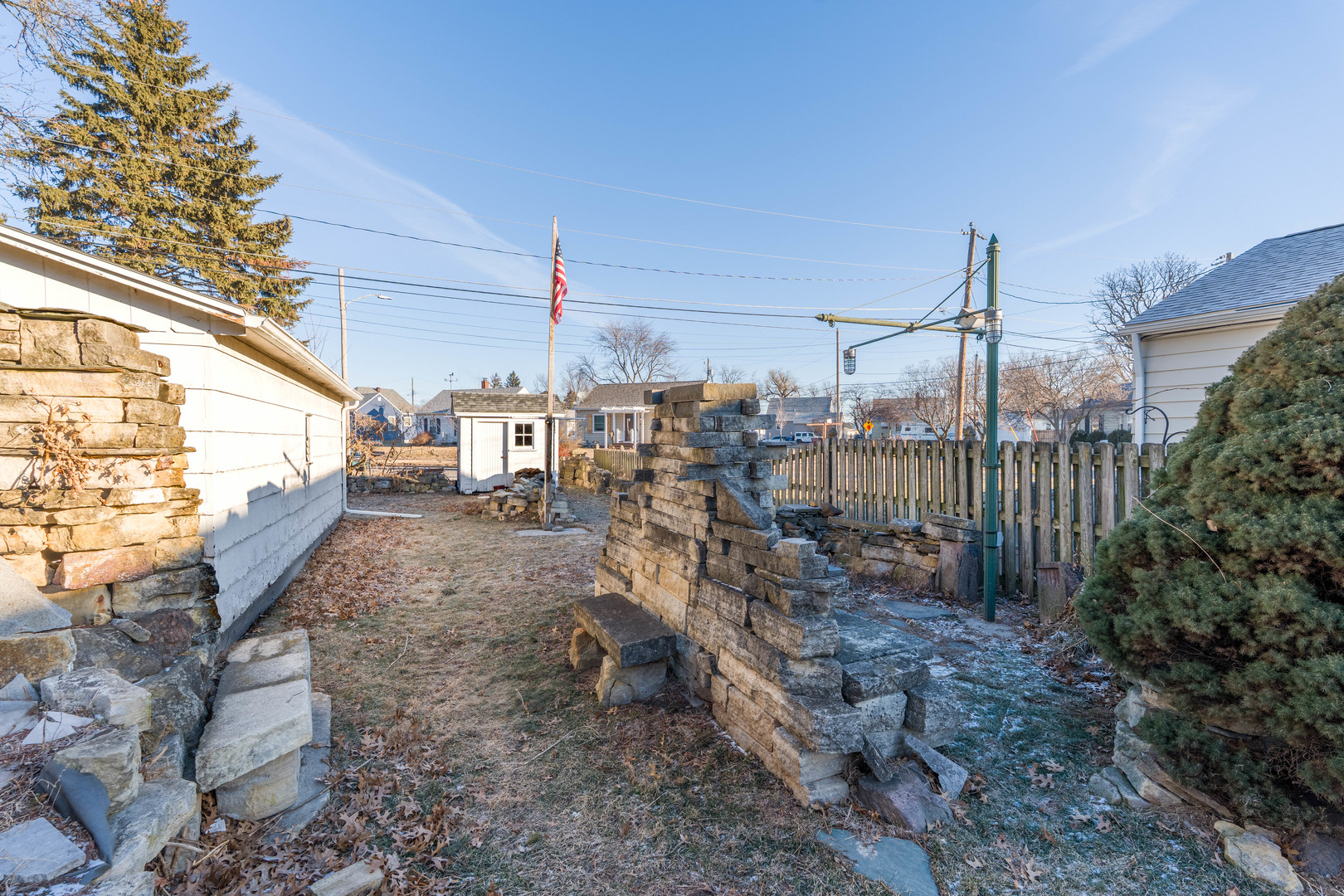 1910 W Pleasant Street