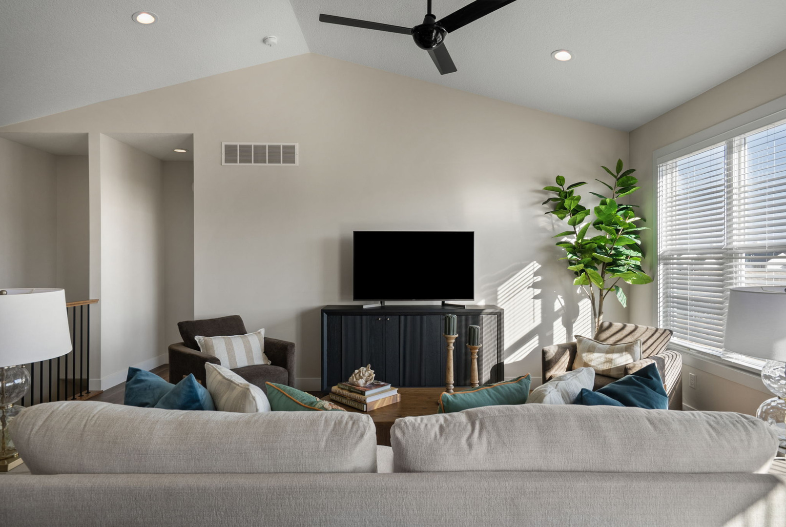 6 FRANK Court