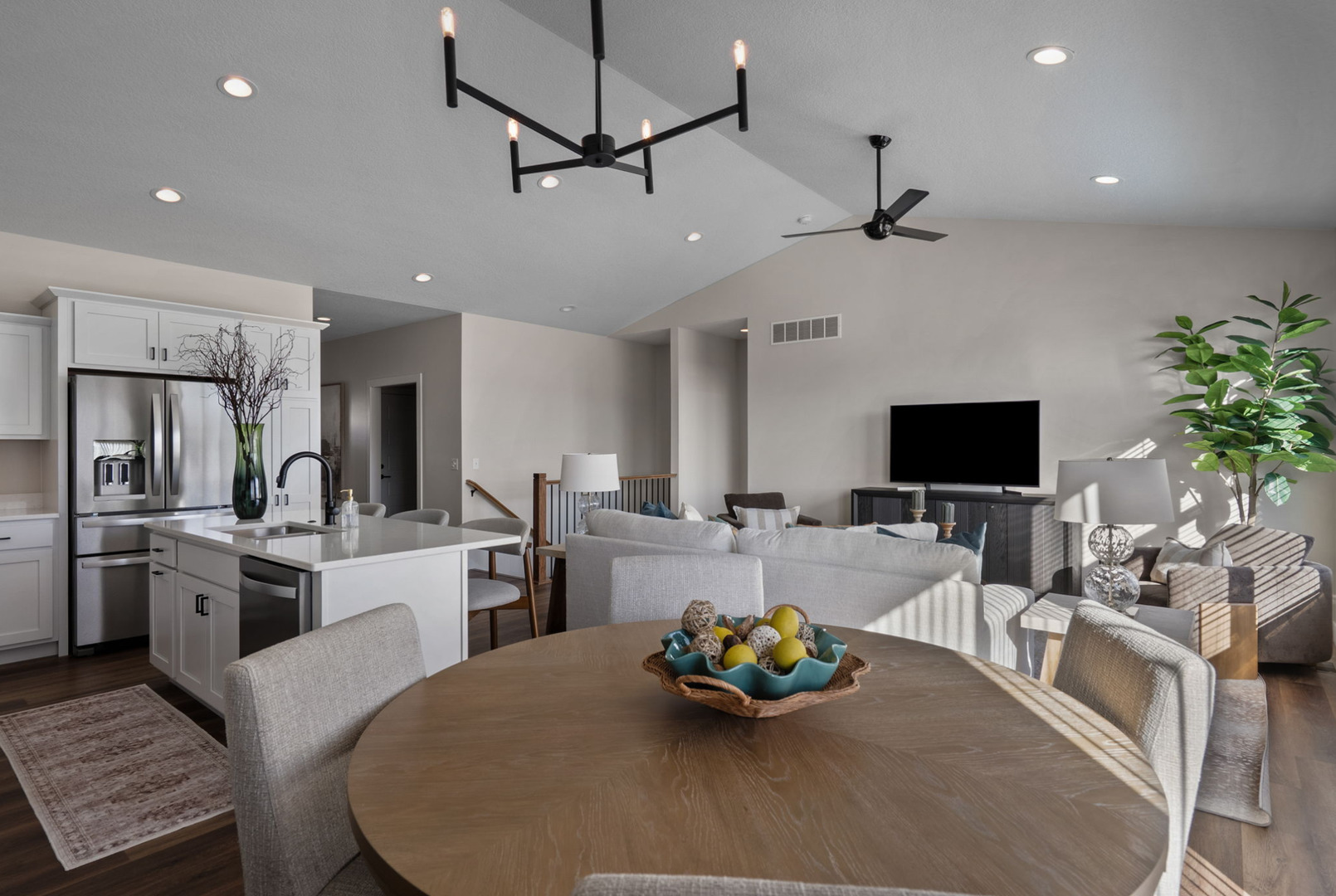 6 FRANK Court