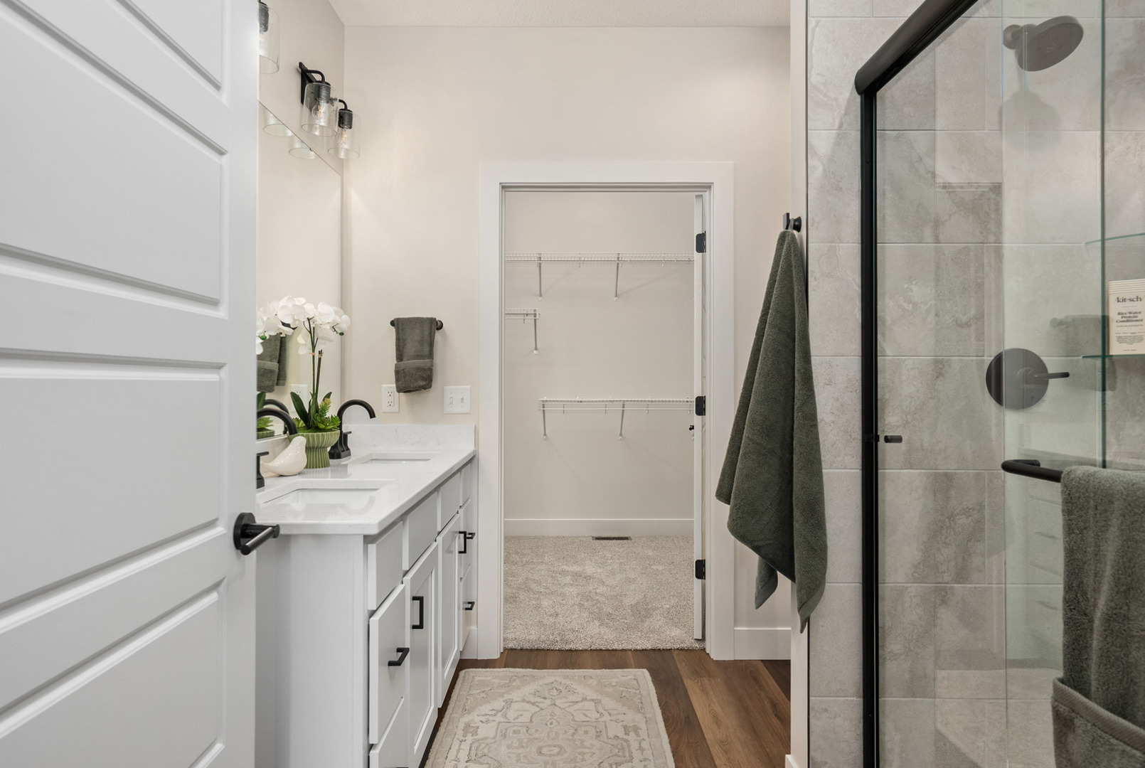 6 FRANK Court