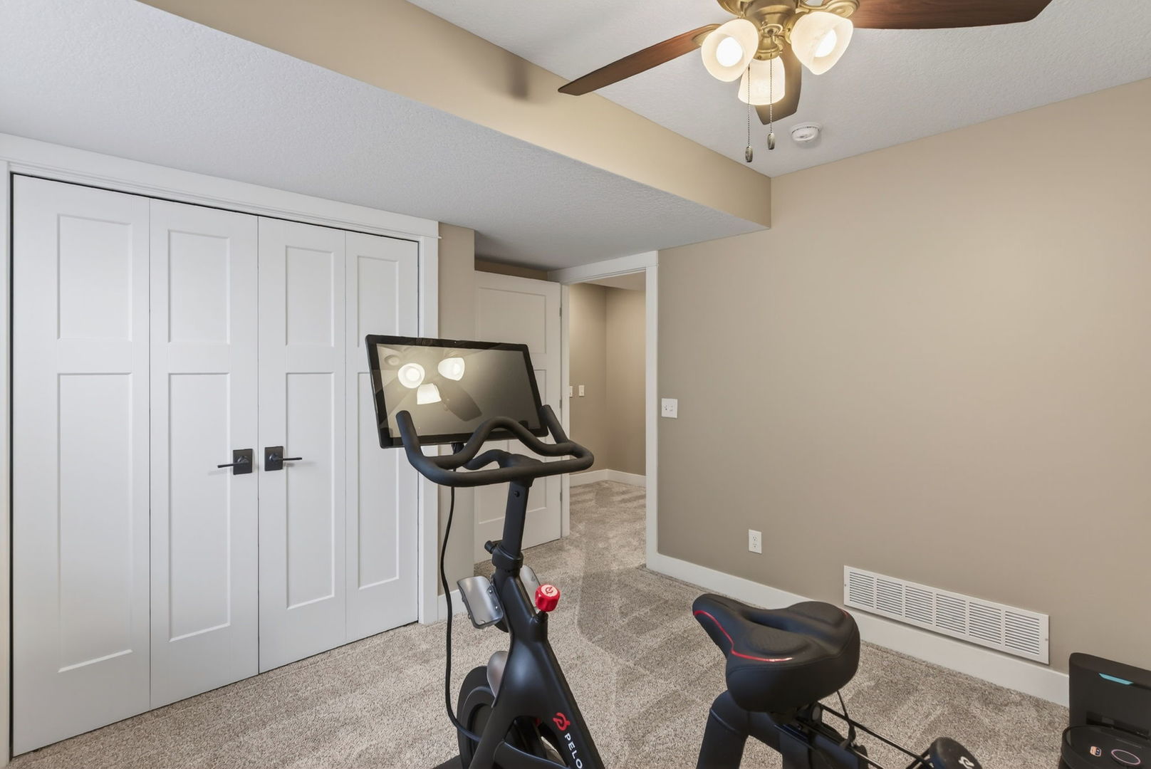 1439 Rhinelander Drive