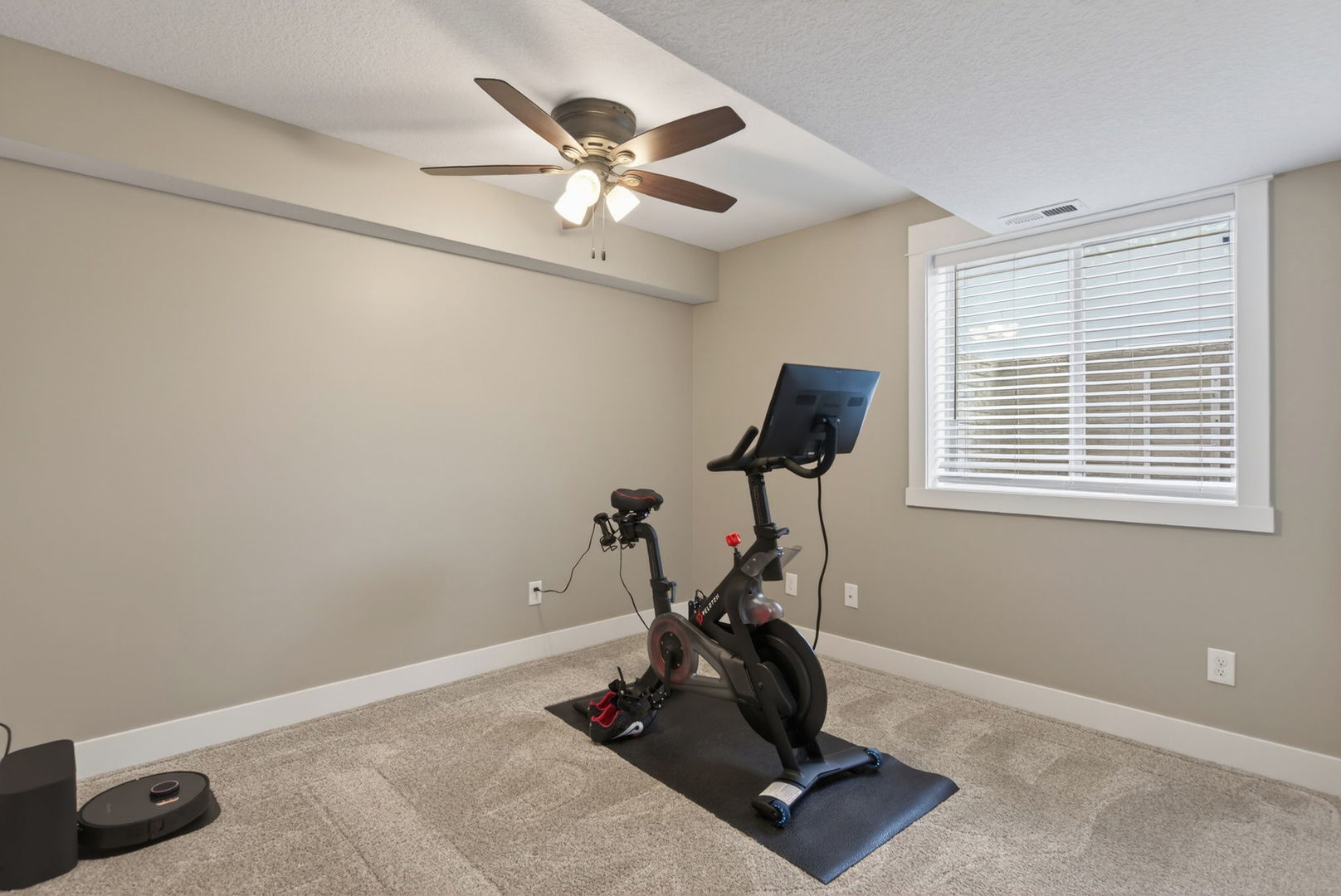 1439 Rhinelander Drive