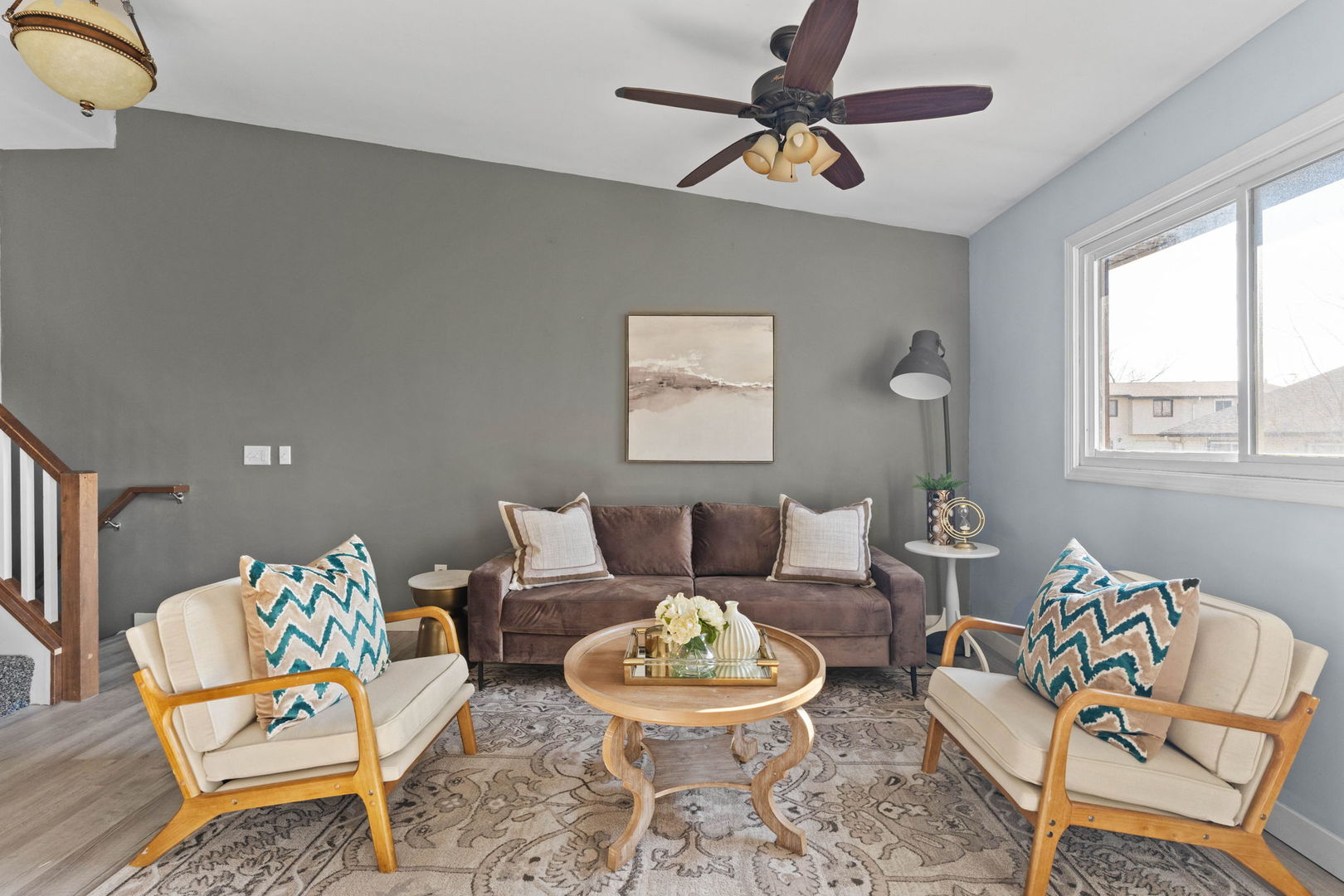 4023 LILLIE Avenue Unit: 305