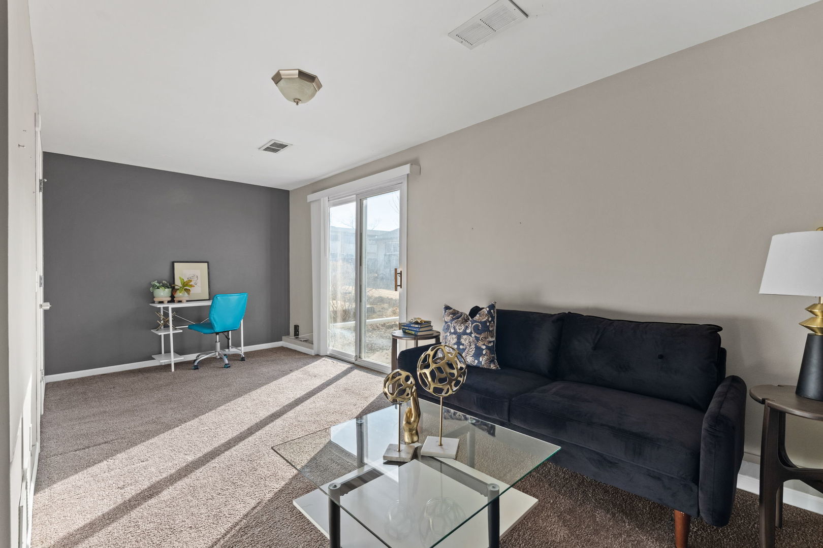 4023 LILLIE Avenue Unit: 305