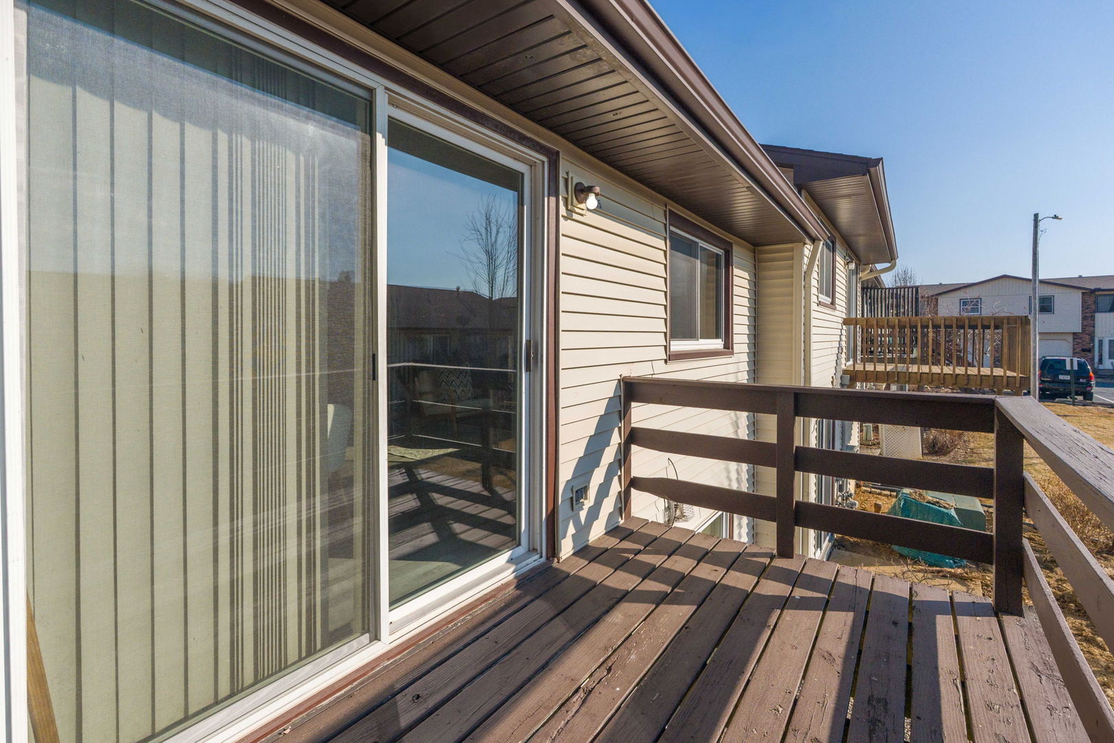 4023 LILLIE Avenue Unit: 305