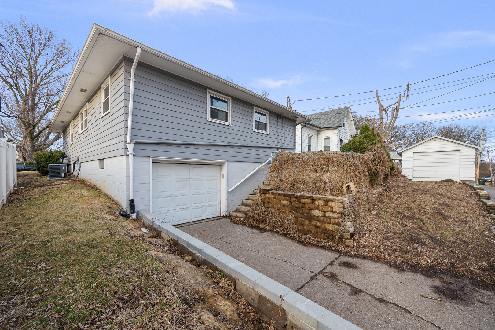 1611 E High Street