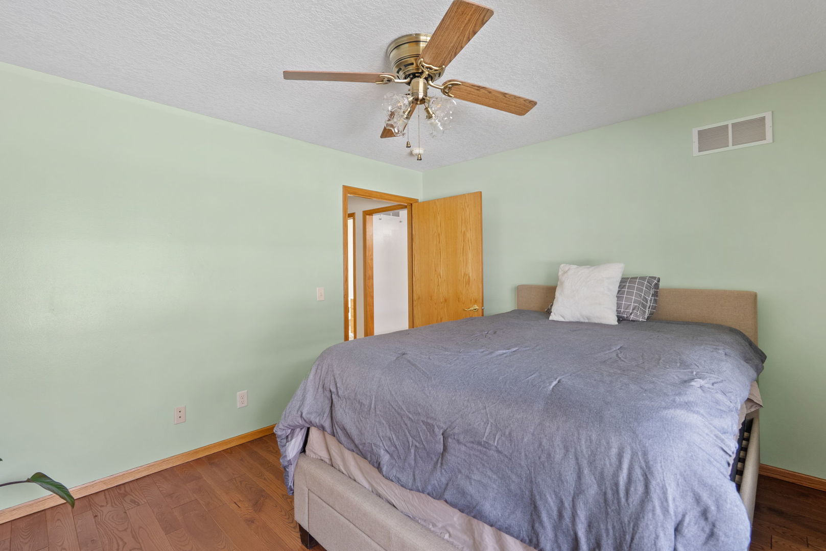113 E 46th Street
