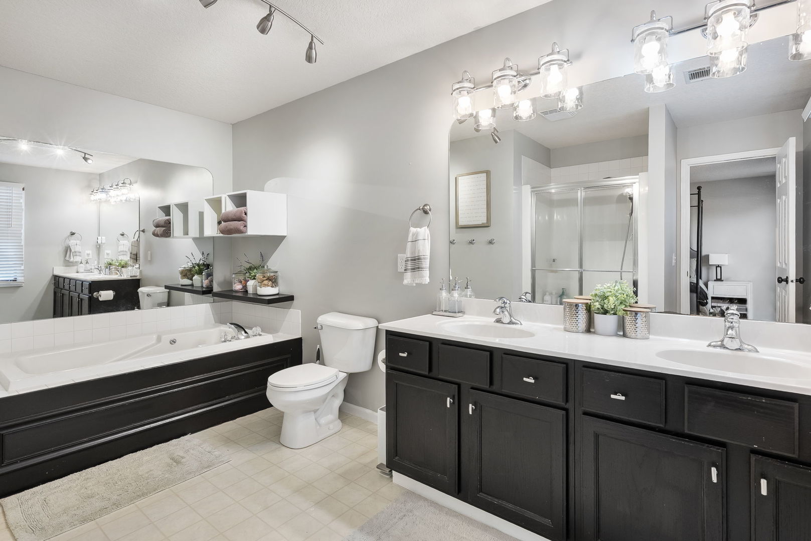 1419 W 51ST Street