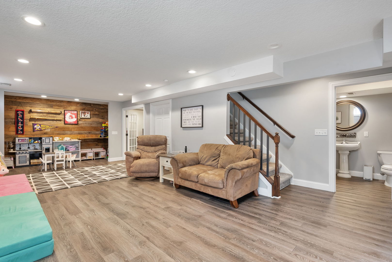 1419 W 51ST Street