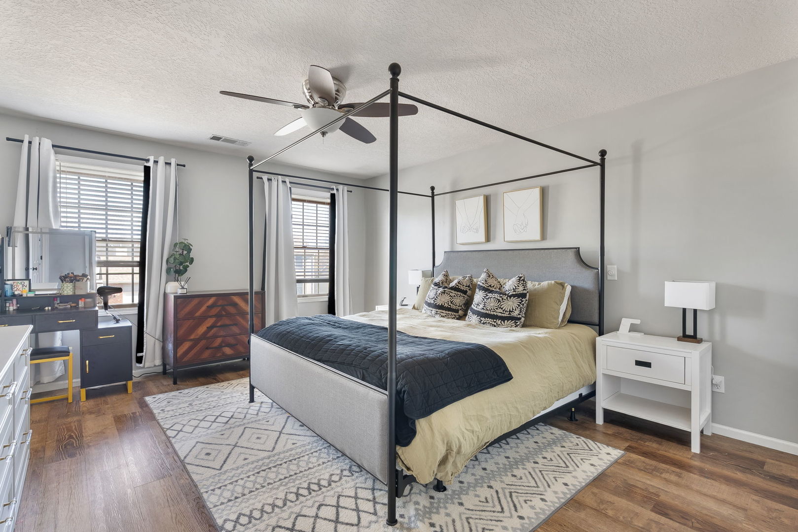 1419 W 51ST Street