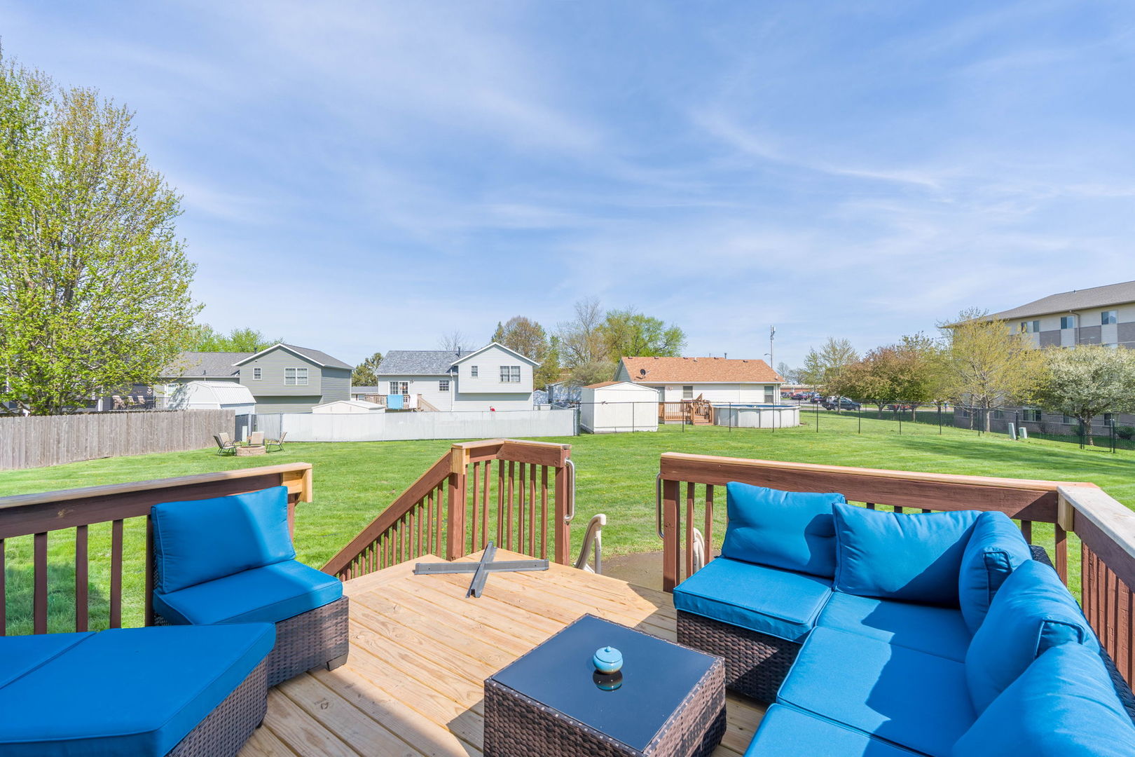 702 N Meadows Court
