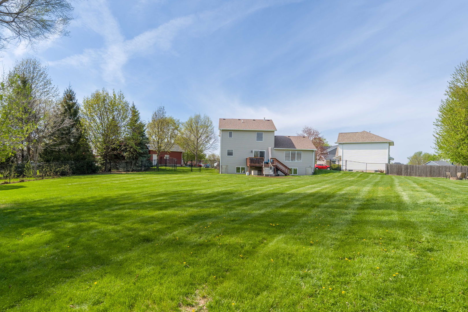 702 N Meadows Court