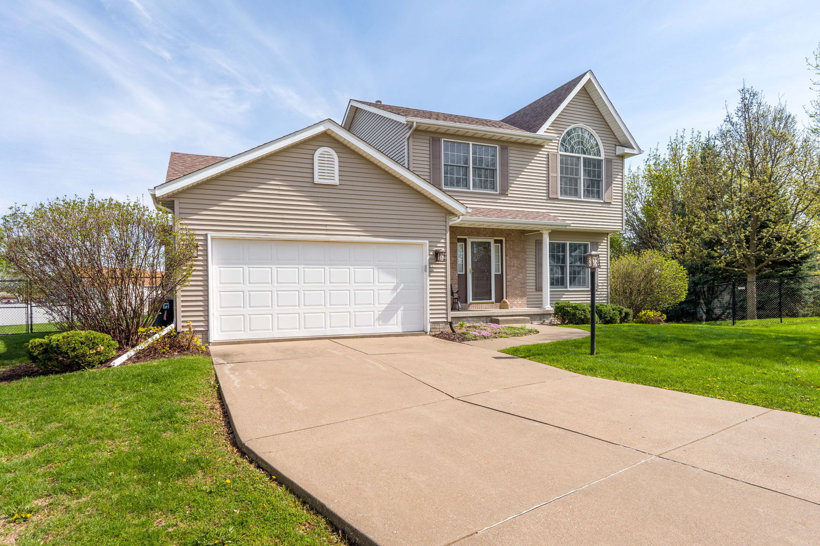 702 N Meadows Court