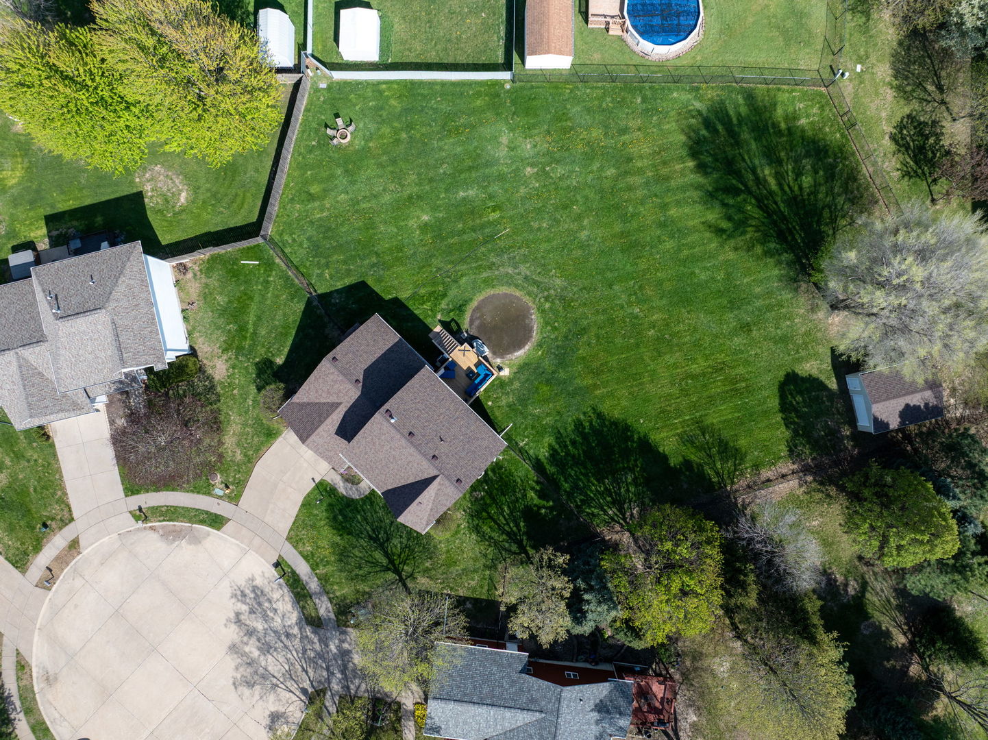 702 N Meadows Court
