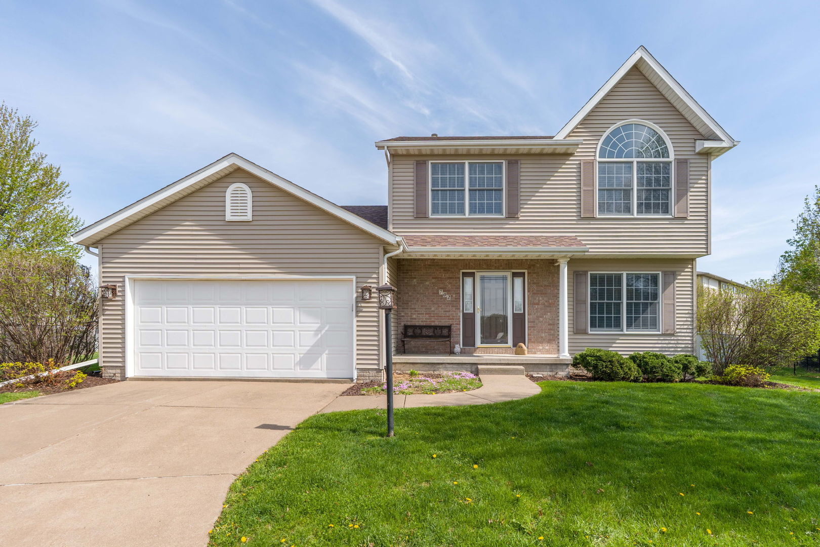 702 N Meadows Court