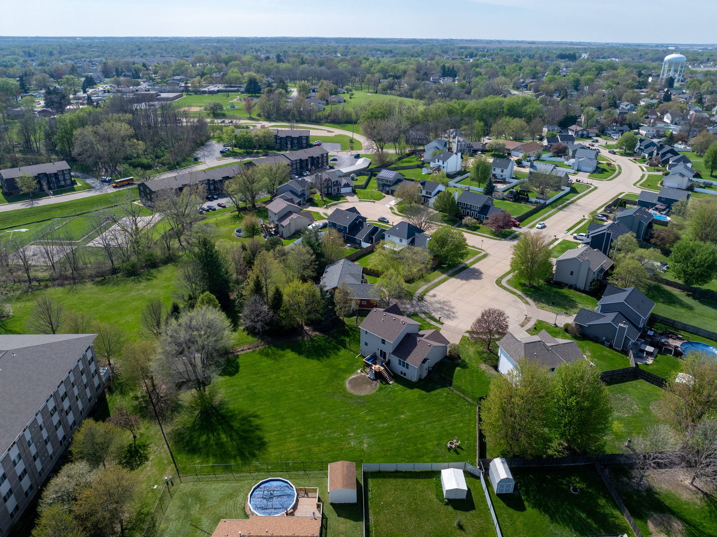 702 N Meadows Court